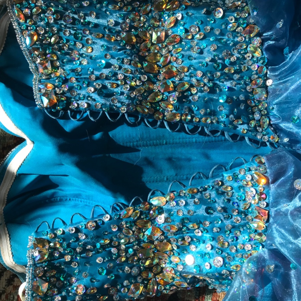 Prom dress - Picture 3 of 3